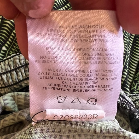 Ellen Tracy Blouse Ellen tracy green multicolors stamps top blouse size Large - Picture 14 of 16